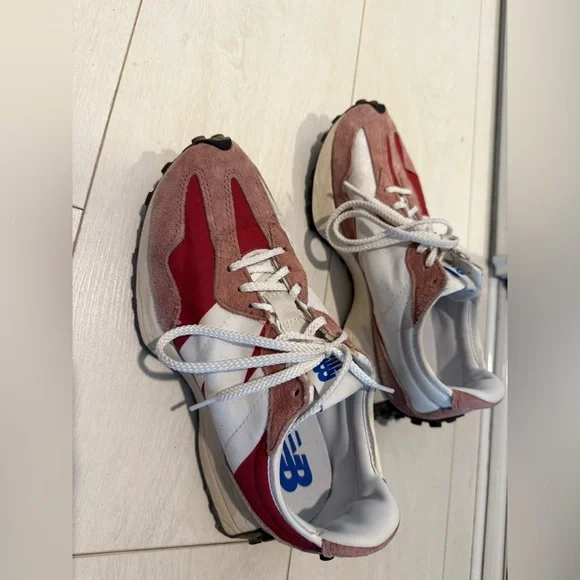 New Balance - Picture 3 of 4